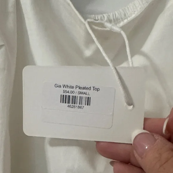 Chic White Blouse with Ruffled Sleeves - Picture 2 of 6